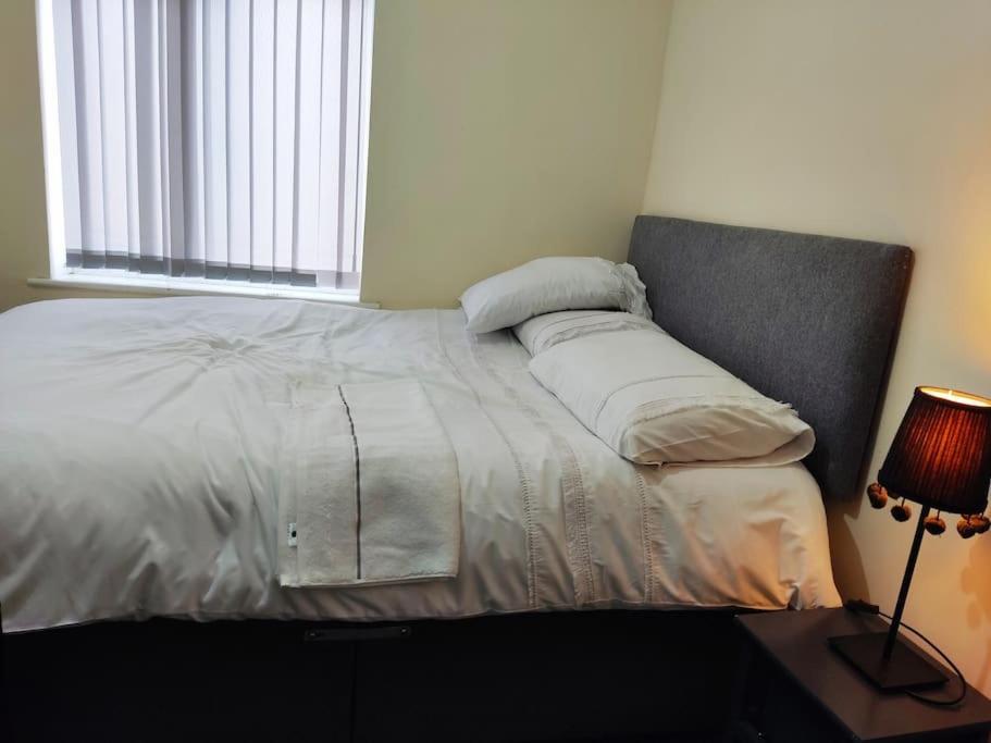 Cheerful 2-Bedroom Home With Off Street Parking Блекпул Екстериор снимка