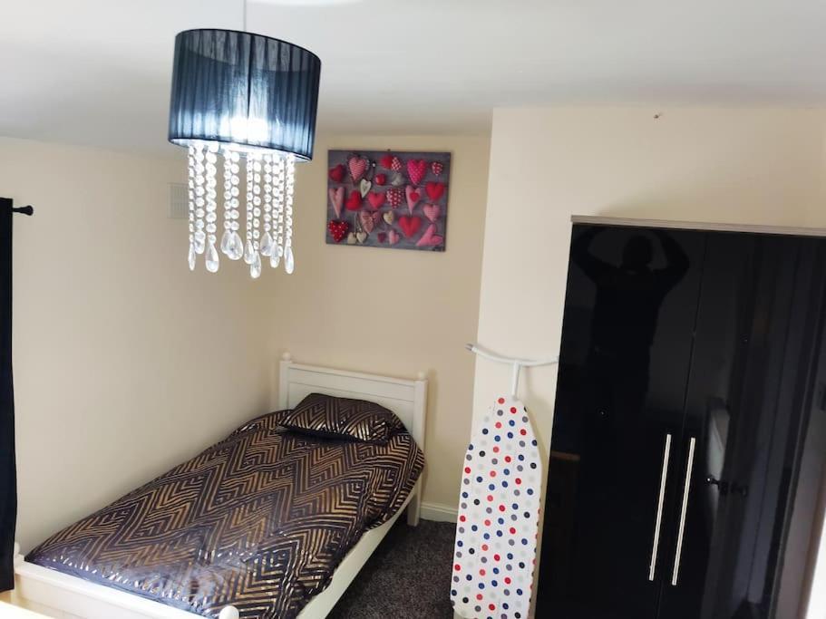 Cheerful 2-Bedroom Home With Off Street Parking Блекпул Екстериор снимка