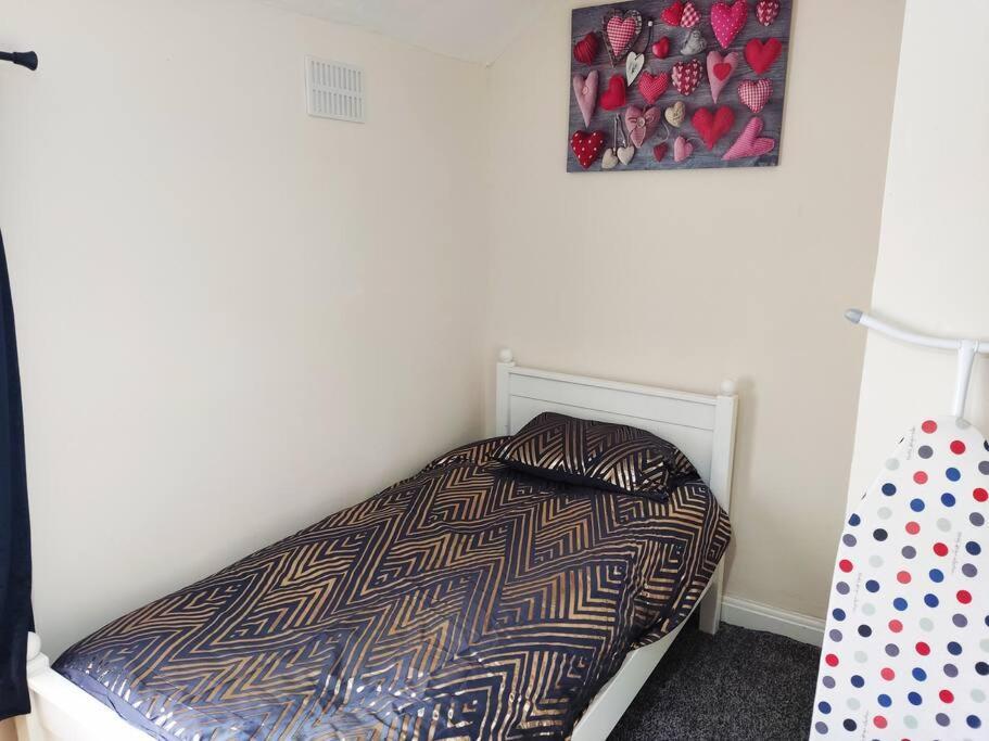 Cheerful 2-Bedroom Home With Off Street Parking Блекпул Екстериор снимка