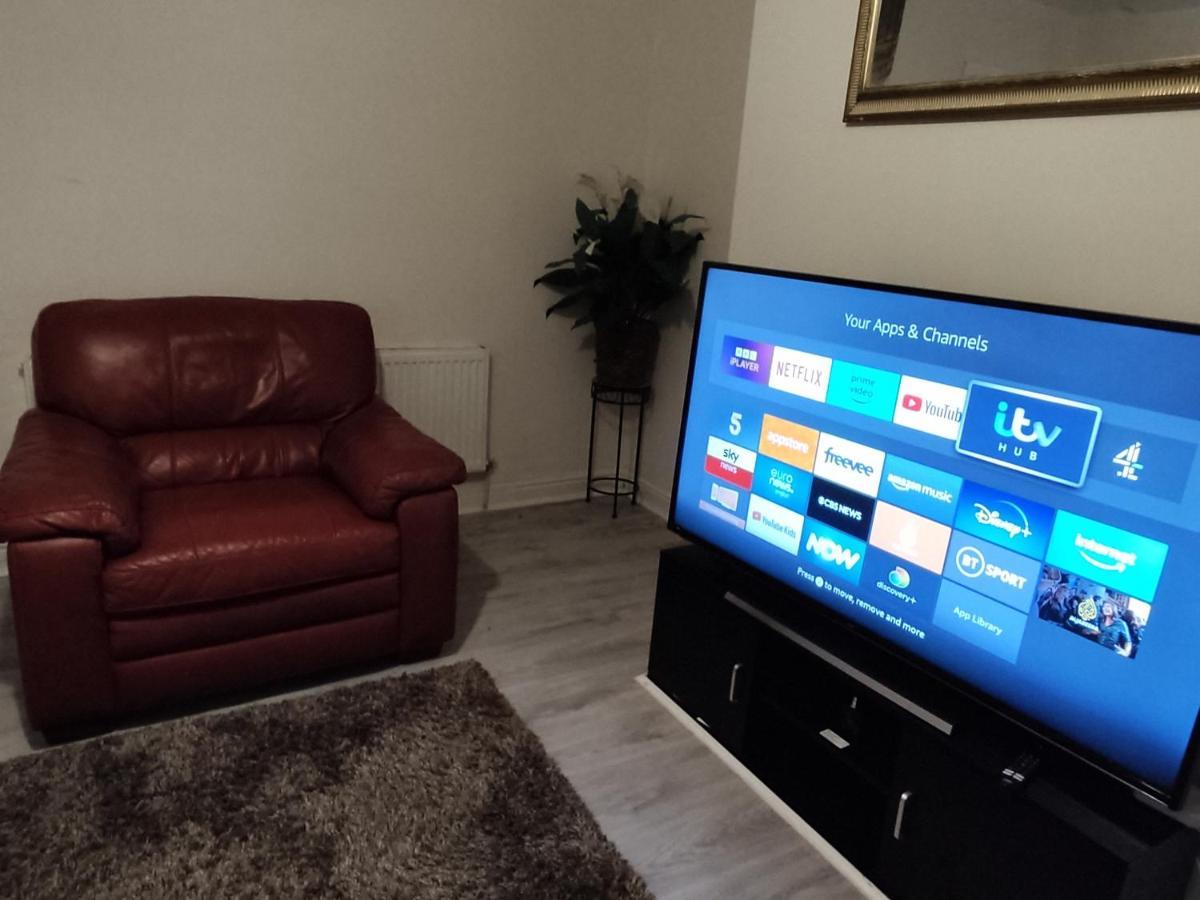 Cheerful 2-Bedroom Home With Off Street Parking Блекпул Екстериор снимка