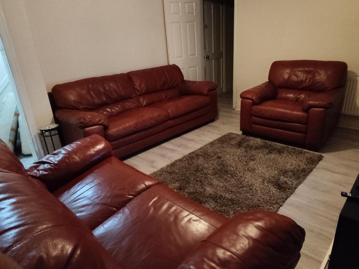 Cheerful 2-Bedroom Home With Off Street Parking Блекпул Екстериор снимка
